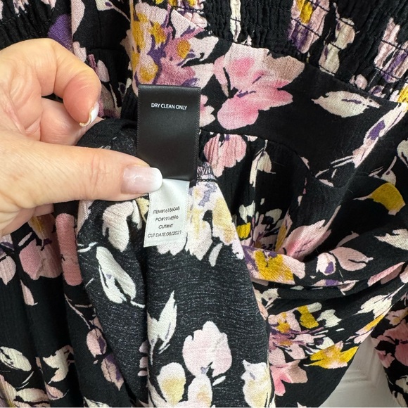 Torrid Black and Pink Floral Long Sleeve Women's Tunic Blouse - Size 1 - Picture 7 of 8